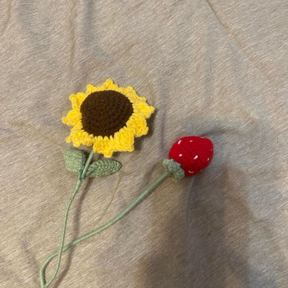 Crochet Sunflower and Strawberry
